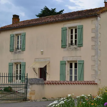Saint-adjutory, 4 Pieces, 6 Personnes - Fr-1-653-8 Holiday home Marillac