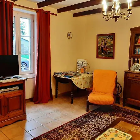 Holiday home Saint-adjutory, 4 Pieces, 6 Personnes - Fr-1-653-8 Marillac