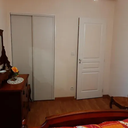 Holiday home Saint-adjutory, 4 Pieces, 6 Personnes - Fr-1-653-8 *